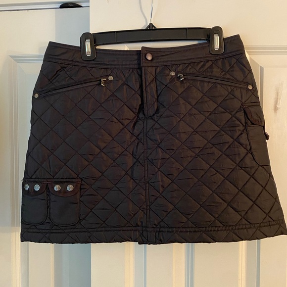 The Athleta Snow Stomper Quilted Puffer Mini Skirt Black Size 6 - Picture 4 of 12